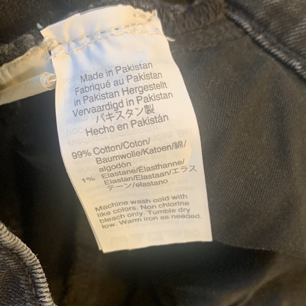 Madewell The Mom Jean Distressed Cropped in Raney Wash Knee-Rip Black size 26 - Picture 14 of 16
